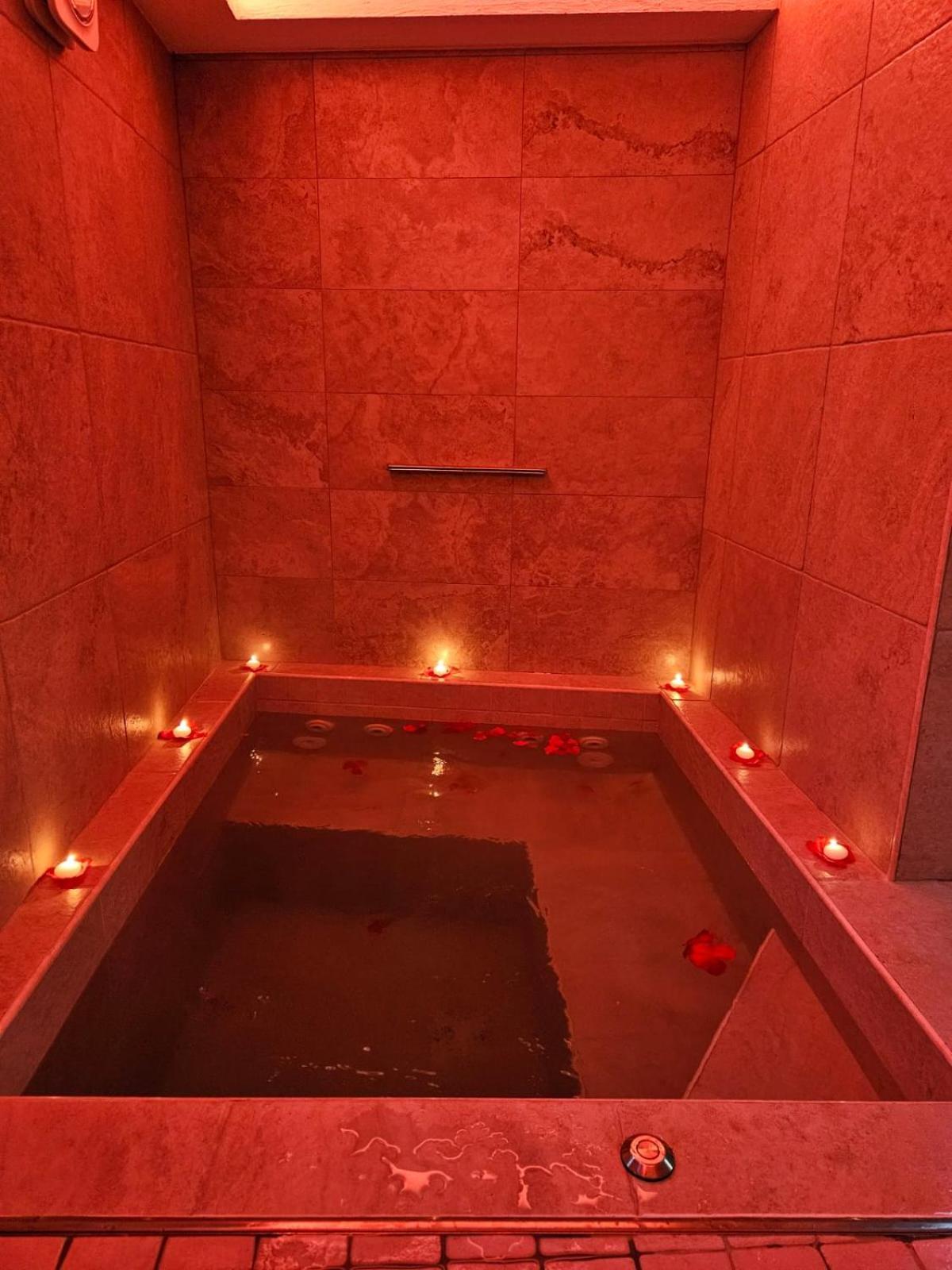 Luxuite Spa Con Piscina E Jacuzzi อัลเบโรเบลโล ภายนอก รูปภาพ