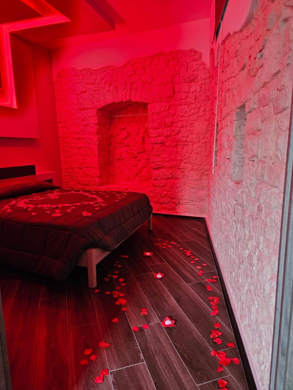 Luxuite Spa Con Piscina E Jacuzzi อัลเบโรเบลโล ภายนอก รูปภาพ