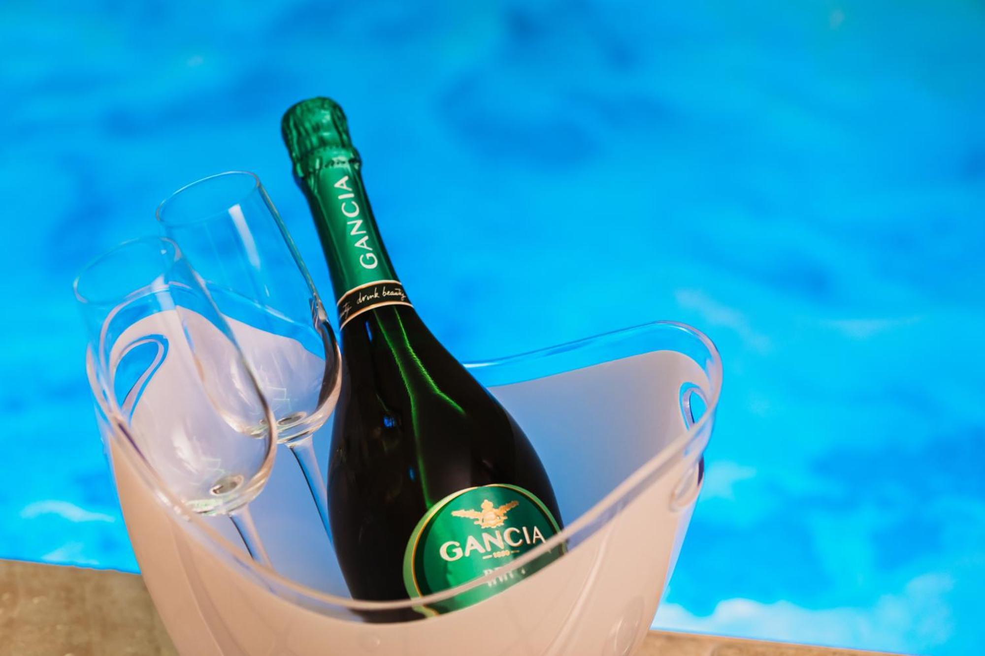 Luxuite Spa Con Piscina E Jacuzzi อัลเบโรเบลโล ภายนอก รูปภาพ