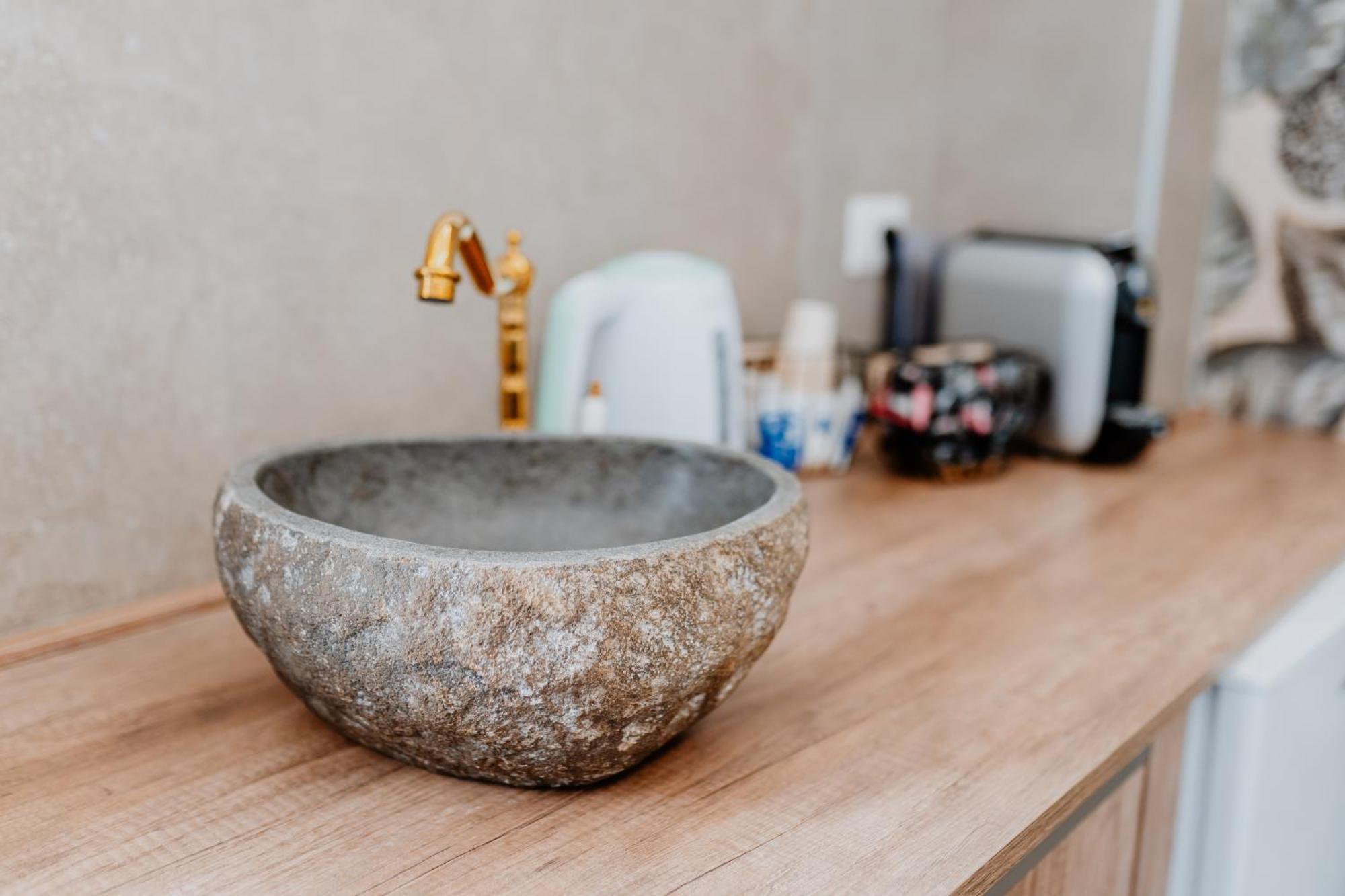 Luxuite Spa Con Piscina E Jacuzzi อัลเบโรเบลโล ภายนอก รูปภาพ